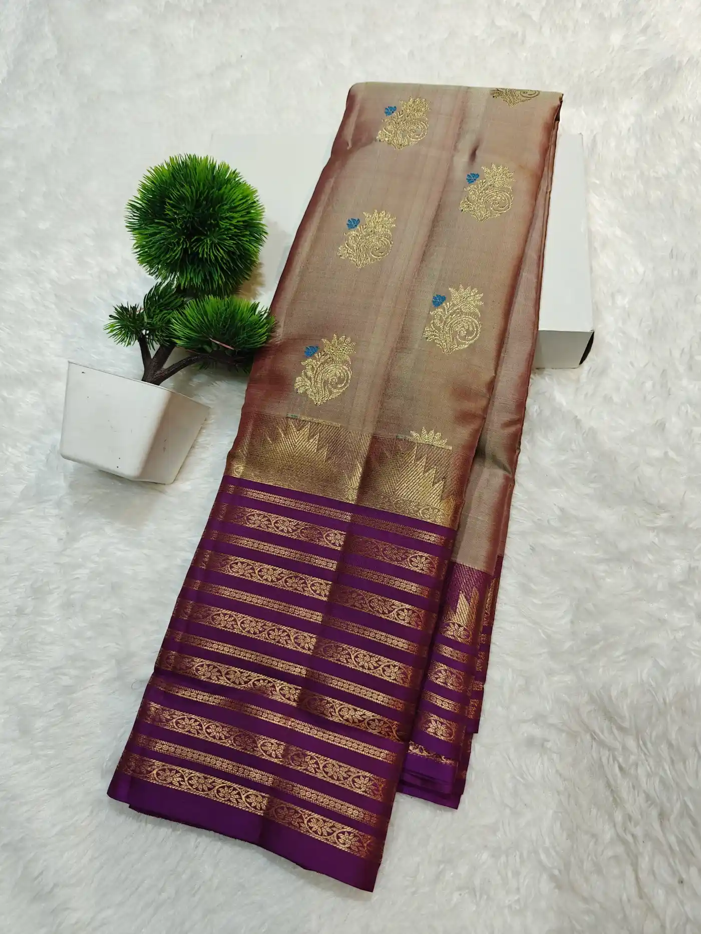 Meenakari Gold Zari-Woven Floral Kanchi Handloom Soft Silk